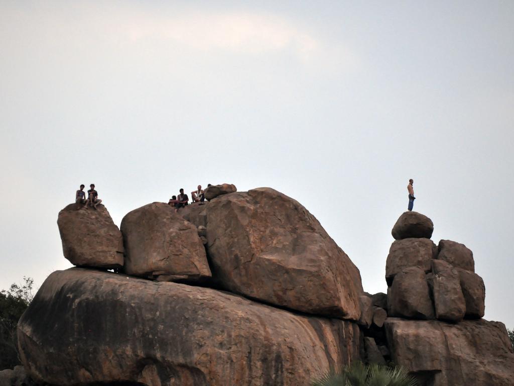 Uma Shankar Hampi Esterno foto