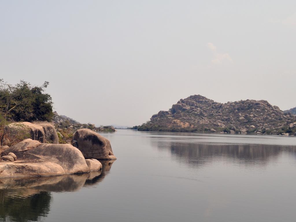 Uma Shankar Hampi Esterno foto