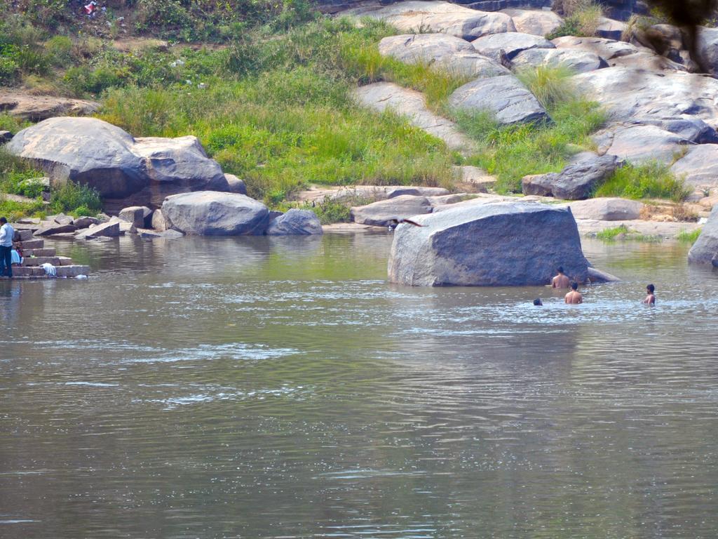 Uma Shankar Hampi Esterno foto